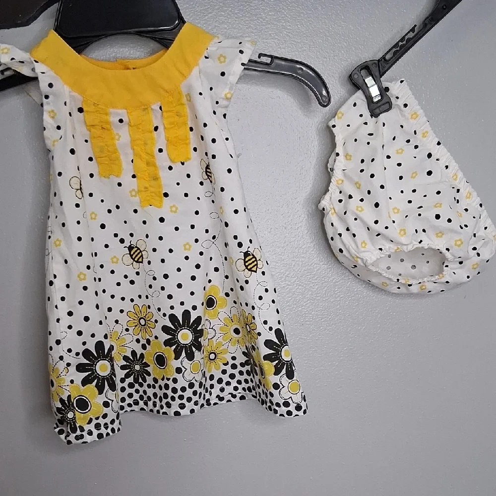 Vintage Baby Daisy Tunic Ruffle Capri Outfit Set Polka Dots Bees 3/6 Months
